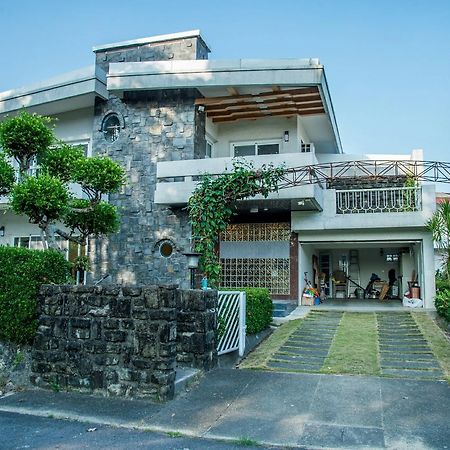 Mountain Homestay 6-8人包棟民宿 Xinhua Екстер'єр фото