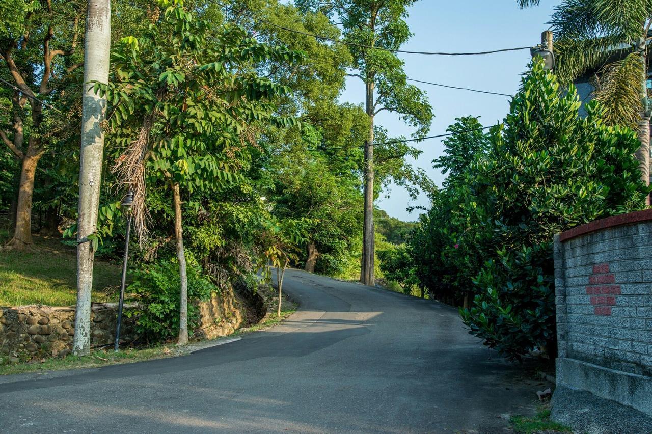 Mountain Homestay 6-8人包棟民宿 Xinhua Екстер'єр фото