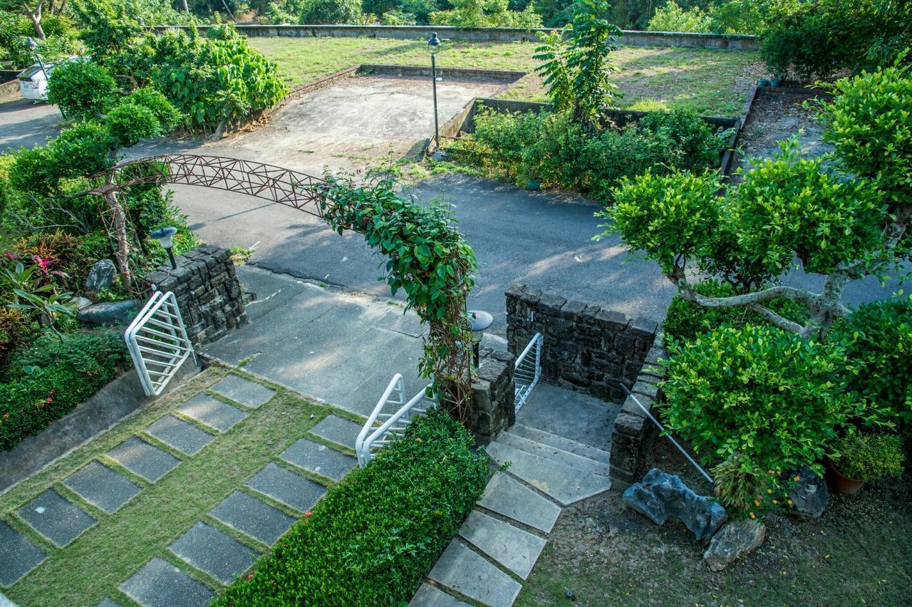 Mountain Homestay 6-8人包棟民宿 Xinhua Екстер'єр фото